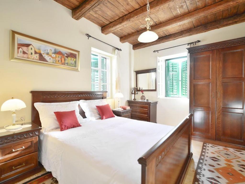 Villa โอมิช ภายนอก รูปภาพ