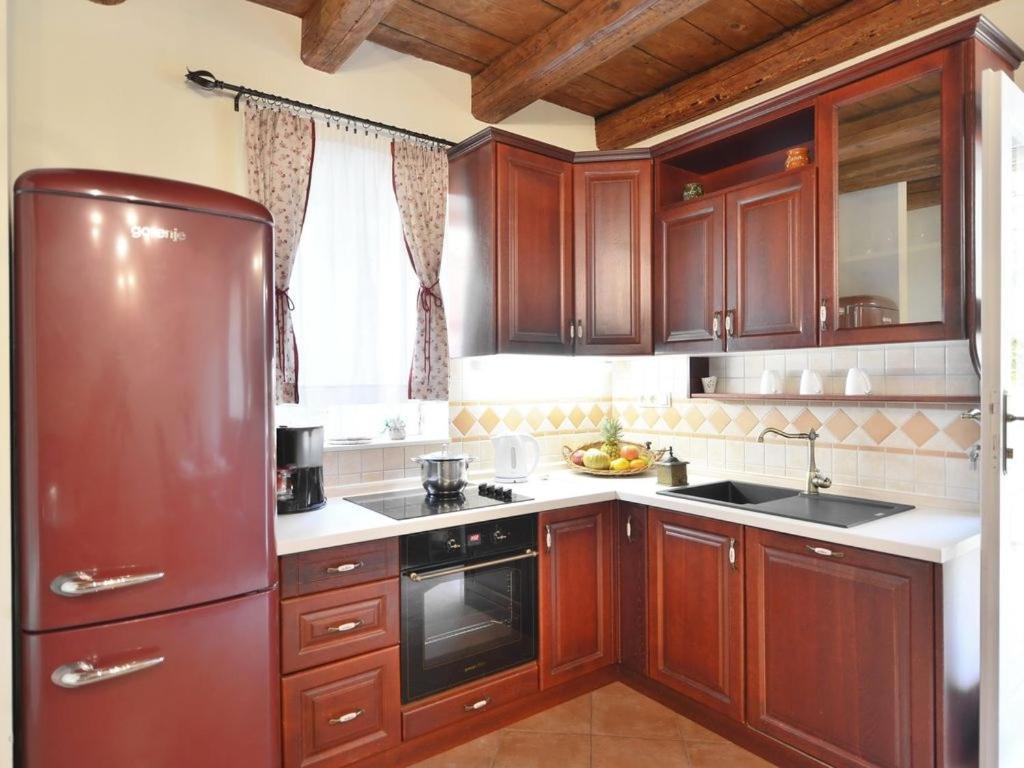 Villa โอมิช ภายนอก รูปภาพ